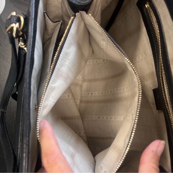 Gucci Black Leather Shoulder Bag - Picture 7 of 15